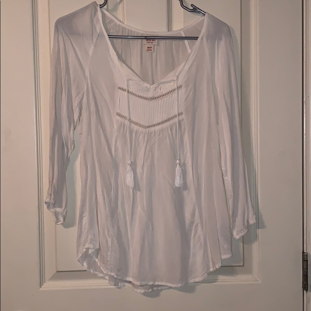 White long sleeve blouse